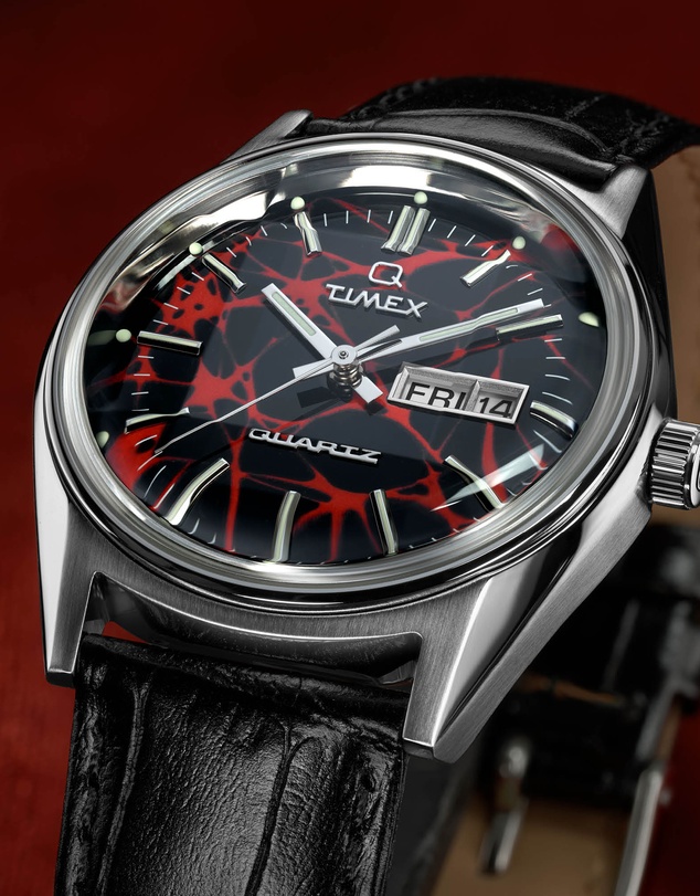 TIMEX - Q Timex Red Vega 1978 Reissue 38mm Leather Strap Watch