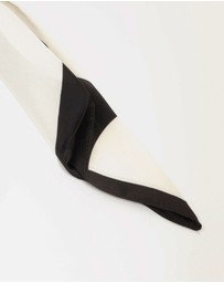 Lovisa - Classic Black Geometric Fabric Scarf