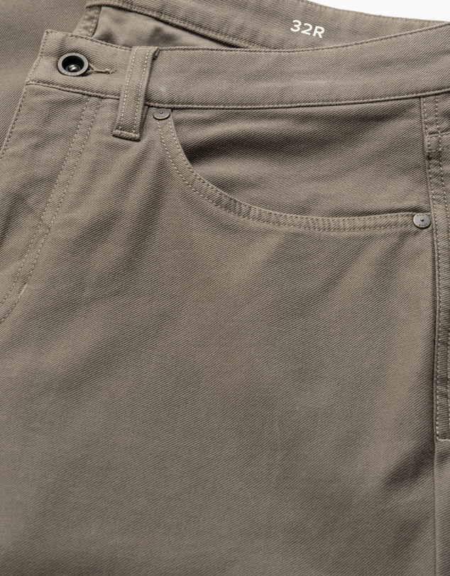 Rodd & Gunn - Motion 2 Straight Jean Short Leg