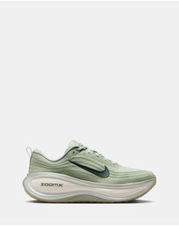 Nike - Nike Vomero Plus - Men's