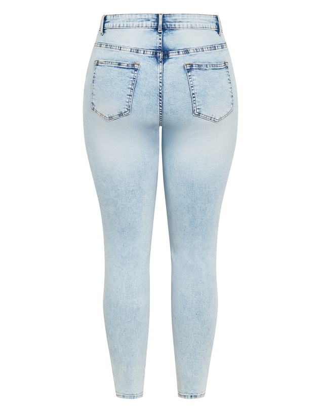 City Chic - Plus size Harley Fit Karla Skinny Leg Short Jean - light wash
