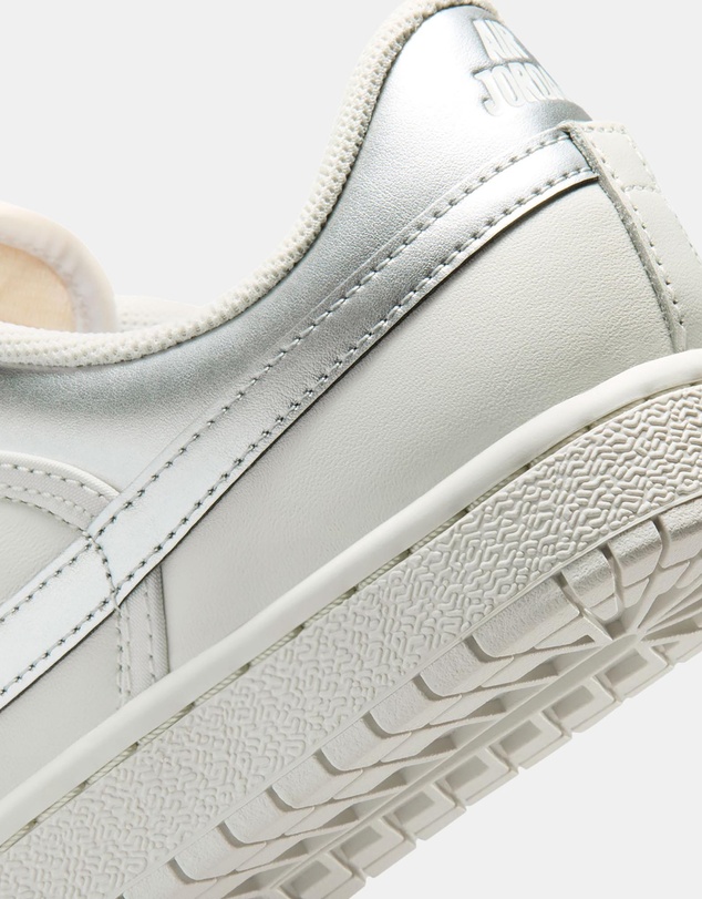 Nike - Air Jordan Skyline Low LE - Women's