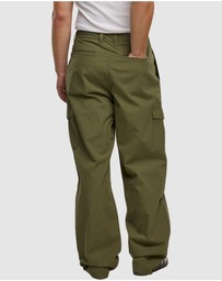 Urban Classics - Wide Pleated Cargo Pants - Light Olive