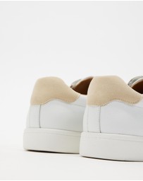Atmos&Here - Leo Leather Sneakers
