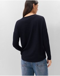 UNISON - Soft V Neck Long Sleeve Tee