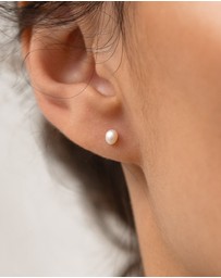 SAINT VALENTINE - Mini Pearl Studs - Silver