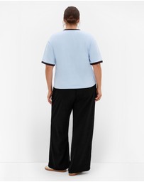 City Chic - Plus size Oversized V Neck Tee - light blue