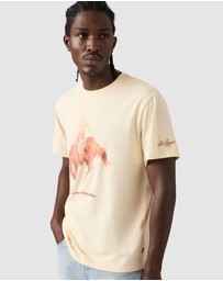 Levi's - Relaxed Short-Sleeve Graphic T-Shirt