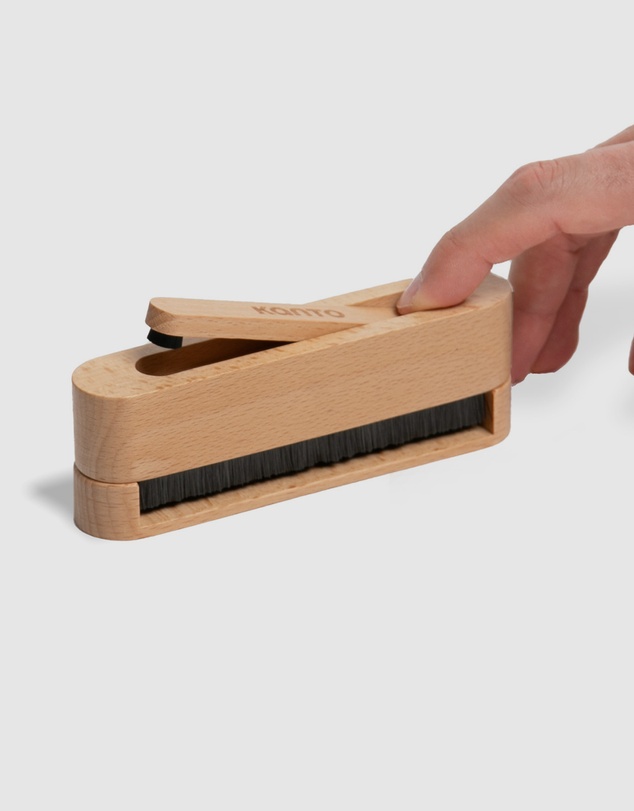 iWorld - Kanto TT-SB 2-in-1 Carbon Fiber Record and Stylus Cleaning Brush