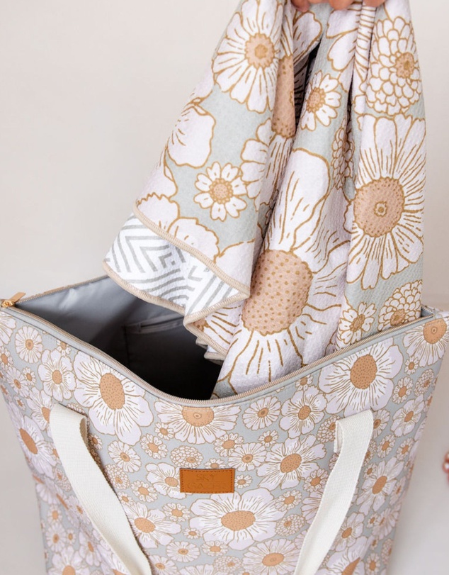 Sky Gazer - The Anywhere Beach Bag- Casuarina