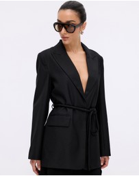 Minima Esenciales - Talia Wool Belted Blazer
