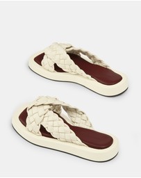 Nelson Made - Ina Slides