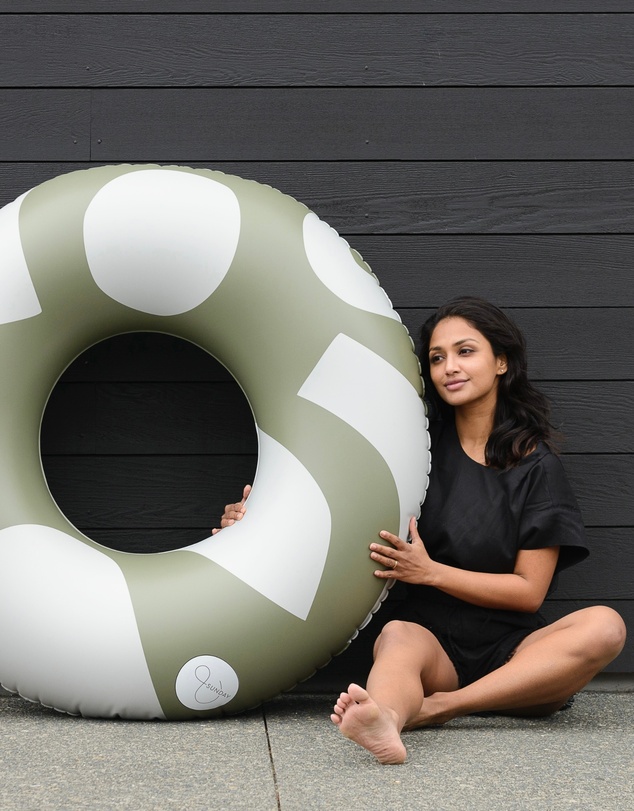 &Sunday - Playful Oversized Inflatable Pool Tube Float- Olive
