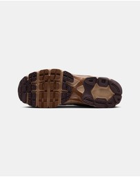 Nike - Nike Air Max Moto 2K - Men's
