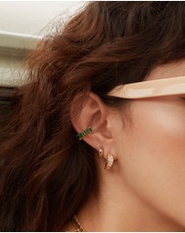 Wanderlust + Co - Jagged Baguette Emerald & Gold 9mm Ear Cuff