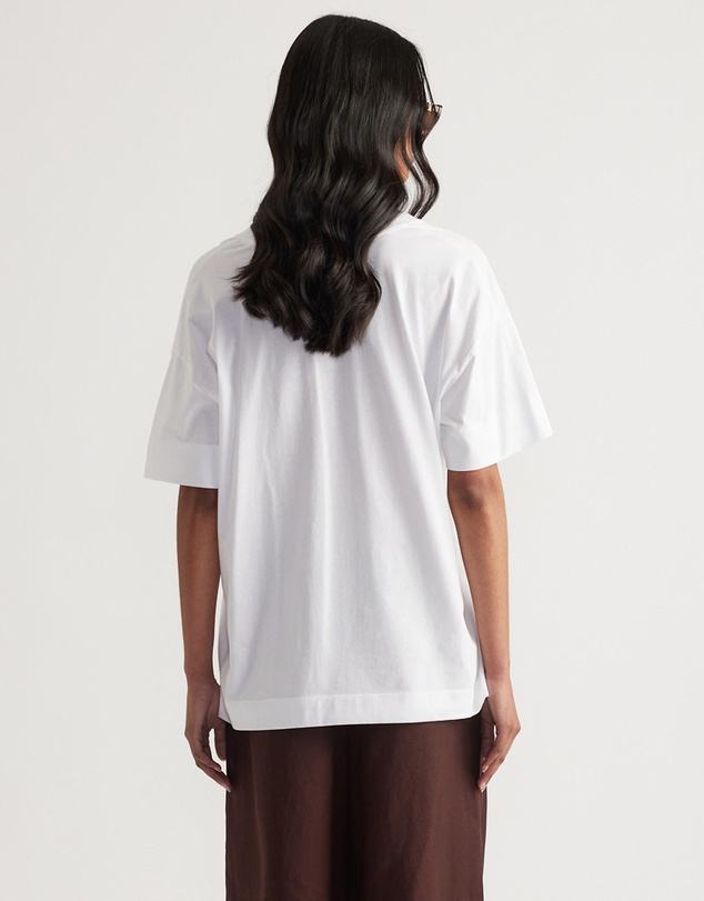 Decjuba - Selena Boxy V Neck Tee