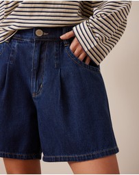Ceres Life - Pearl Pleat Short