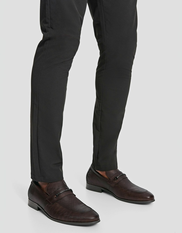 yd. - Riccardo Textured Leather Loafer