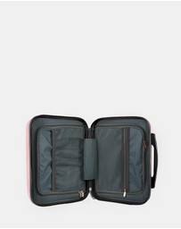 Pierre Cardin - Pierre Cardin Hard Shell Beauty Case