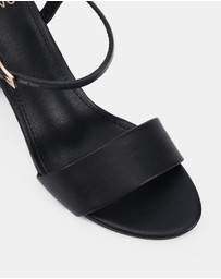 Novo - Udacious Heels