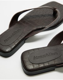 Atmos&Here - Capri Textured Square Toe Leather Thong Sandals