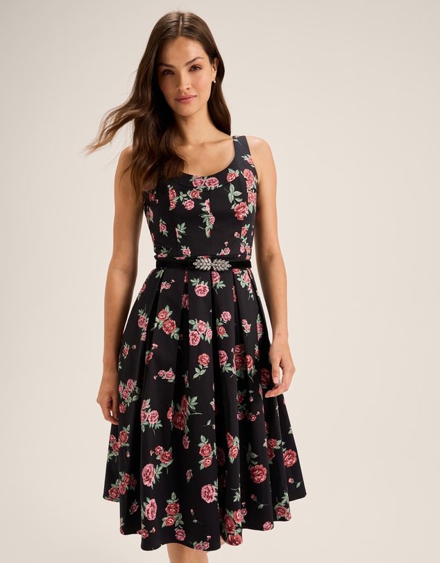 Review - Cameo Rose Dress