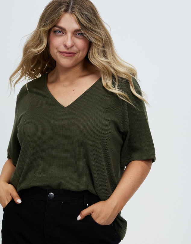 Atmos&Here Curvy - Sasha Waffle V-Neck Tee