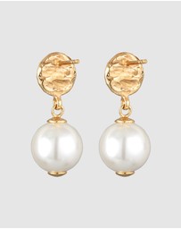 Elli Jewelry - Earrings Ear Hanger Platelet with Shell Core Pearl in 925 Sterling Silver Gold Plated
