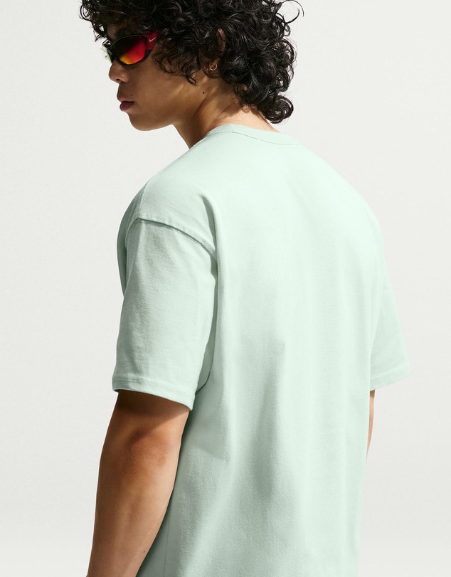 Nike - Nike Sportswear Premium Essentials T-Shirt
