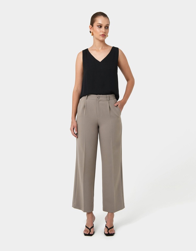 Forcast - Blair V-Neck Crop Top