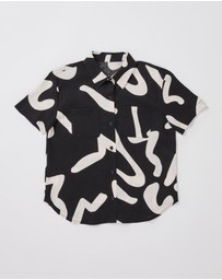 Subtitled - Teen Girls Charlie Swirl Short Sleeve Shirt