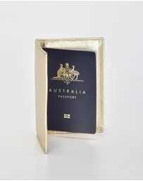 Cobb & Co - Billy Metallic Leather RFID Passport Holder