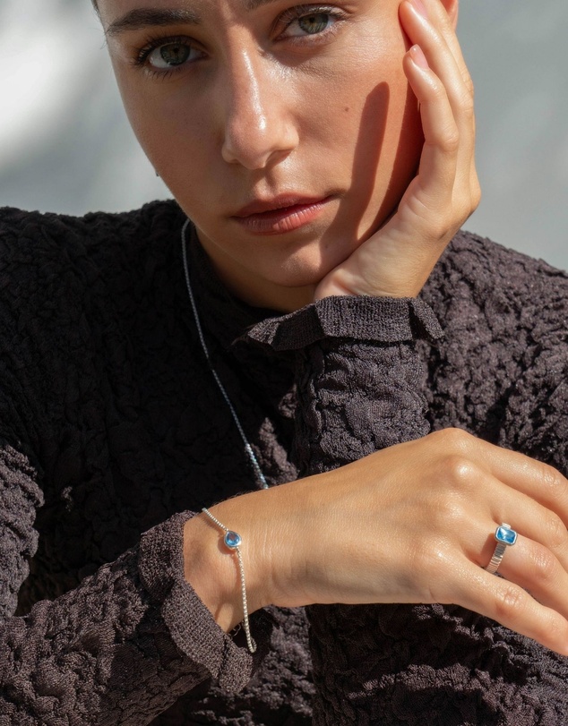 Dower & Hall - Women's Blue Topaz Pear Chain Bracelet In Sterling Silver