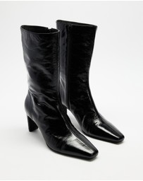 AERE - Anais Square Toe Heeled Leather Ankle Boots