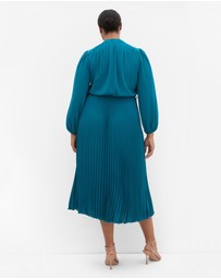City Chic - Plus size Halle Long Sleeve Pleat Dress - jade