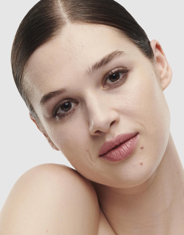 MAC - Studio Radiance Serum-Powered Foundation - NC10