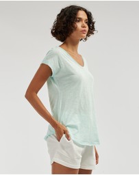 Amelius - Sadie V Neck Tee