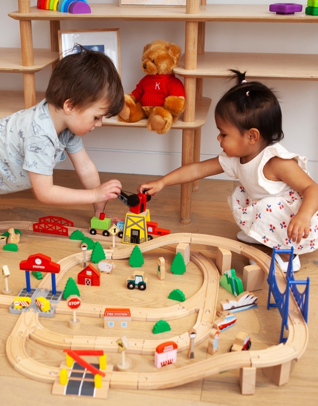 Bello - Town & Country Train Set