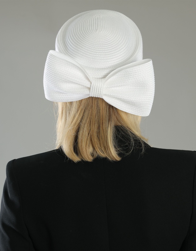 Morgan & Taylor - Tara Racewear Pillbox Hat in White