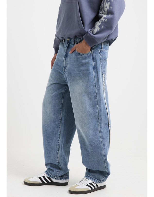 Standard - Universe Denim Jeans