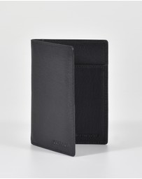 Cobb & Co - Lyon Leather RFID Passport Card Holder