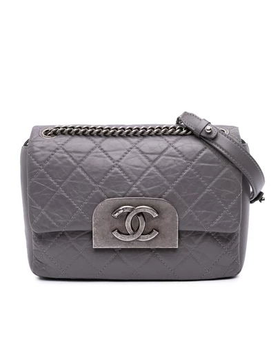 Pre-Loved by Azura Reborn - Pre-Loved chanel Boy Chain Bag Quilted Lambskin