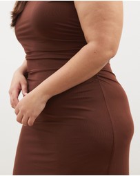 Atmos&Here Curvy - Priya Sleeveless Mesh Maxi Dress