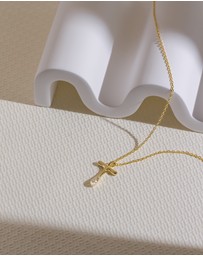 Wanderlust + Co - Alphabet Bubble Pendant Necklace - Letter T