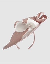 Max Alexander - Pink Cream Plate Racing Fascinator