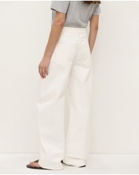 Assembly Label - Low Curve Mid Rise Jeans