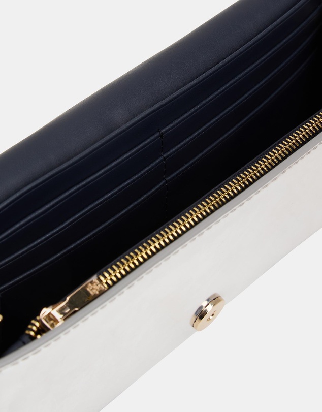 Tommy Hilfiger - Icon Metallic Chain Strap Clutch