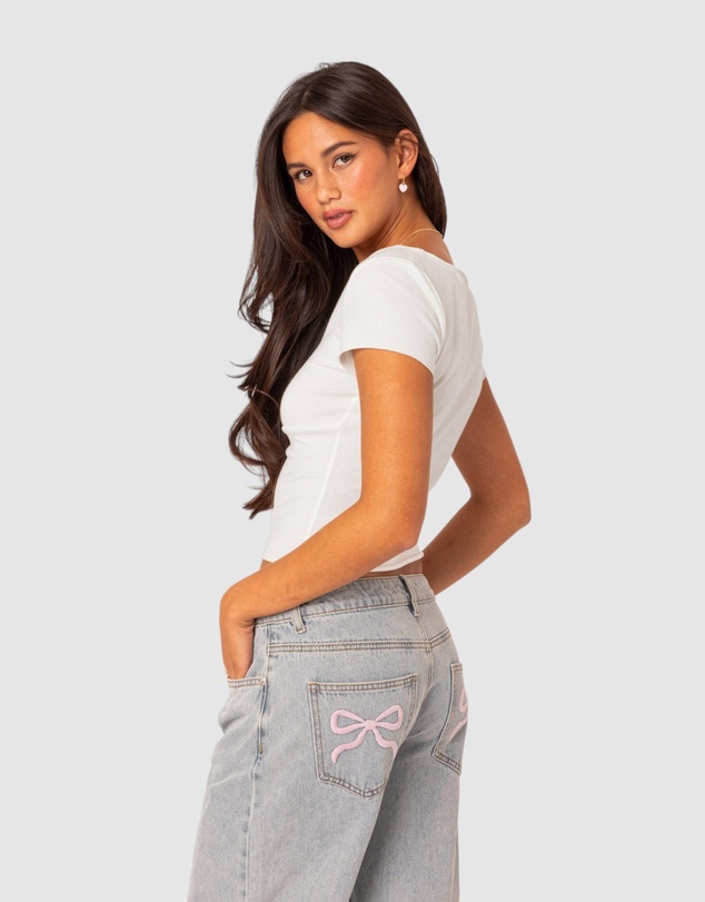 EDIKTED - Ava V Neck Ruched Top