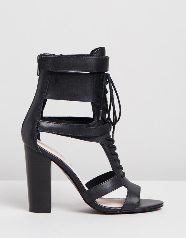 IRIS Footwear - Robin