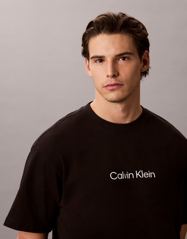 Calvin Klein - Standard Logo Relaxed Tee